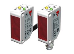 DC retro-reflective photoelectric sensors 10 x 30 x 20 mm with teach-In button and mute function