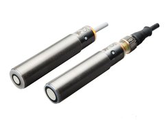 Metal ultrasonic sensors with 1 analog + 1 digital output. Sensing range: 50 - 400 mm, 100 - 900 mm, 200 - 1.500 mm